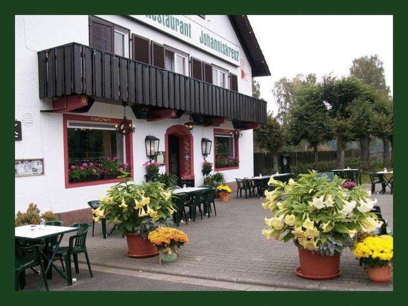 Hotel-Restaurant Johanniskreuz Trippstadt Exterior photo