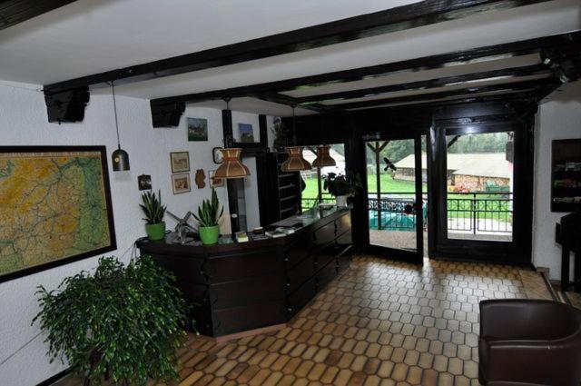 Hotel-Restaurant Johanniskreuz Trippstadt Exterior photo